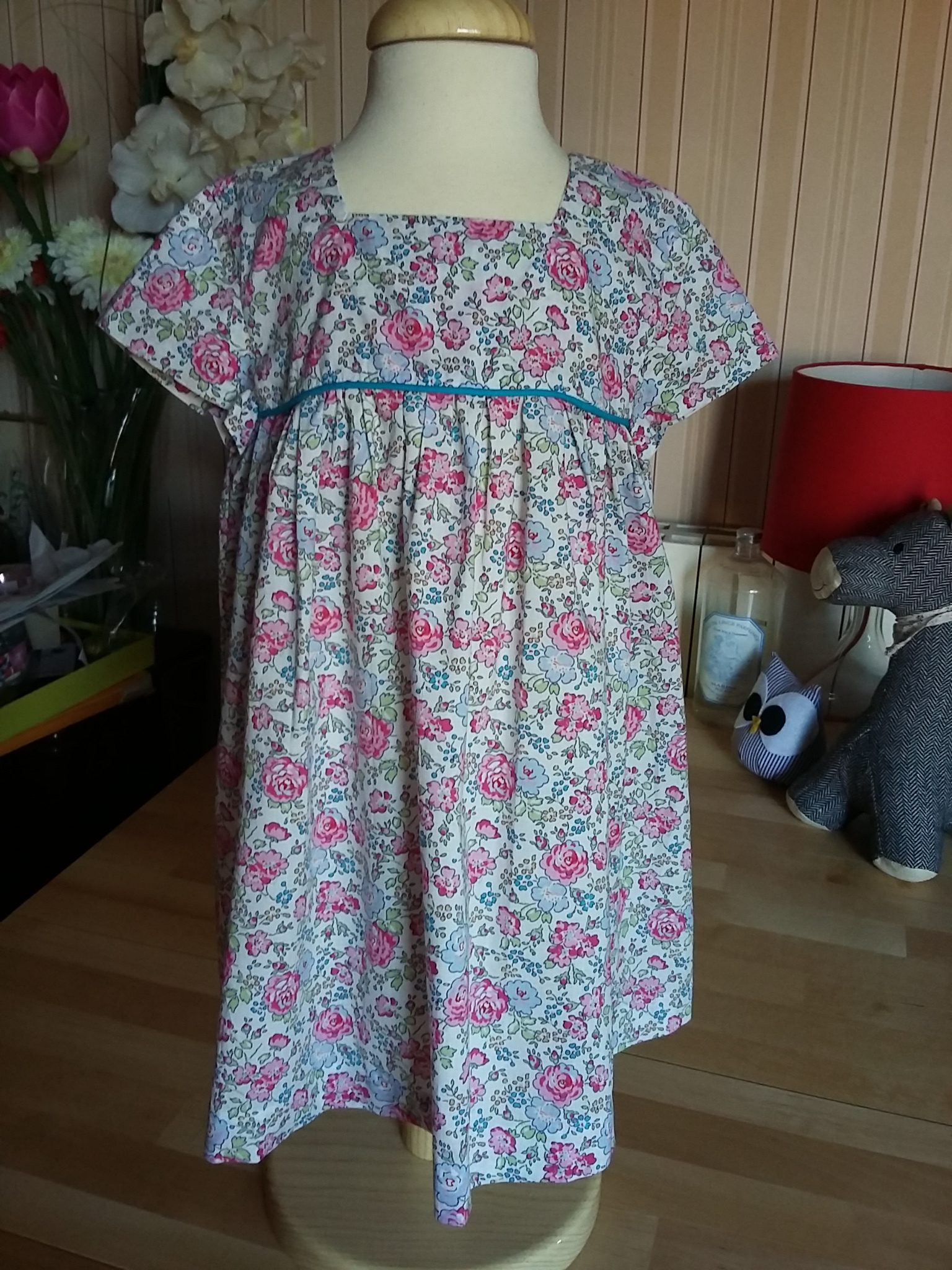 Robe en Liberty Felicite rose et bleu